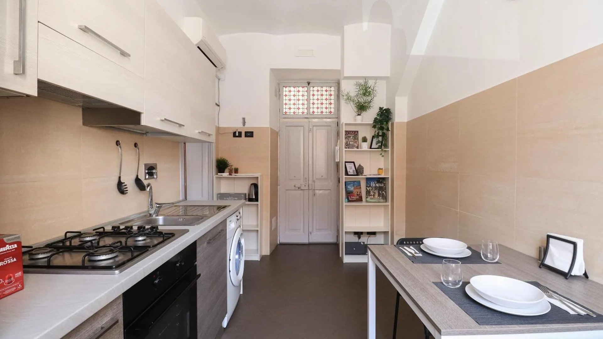 Roma Termini - Suite Elegante 0*,